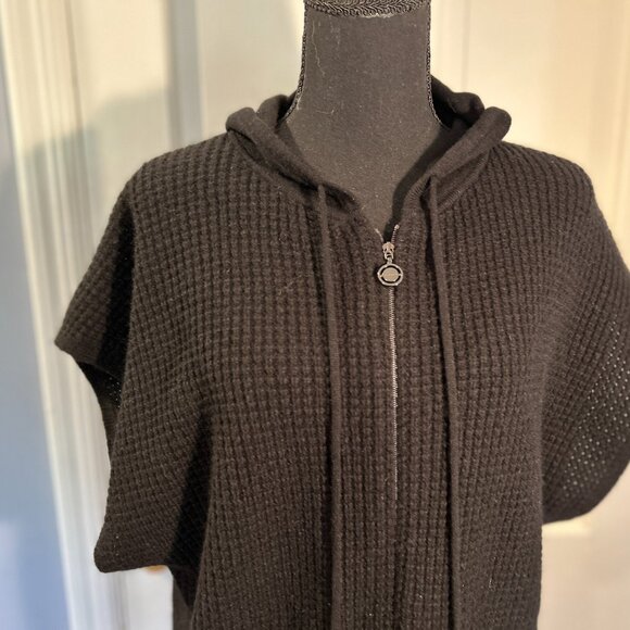St. John Cashmere Black Knit Hooded Cardigan Sweater, Short Sleeves, Sz Small - Picture 2 of 9